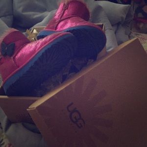 Ugg shimmer magenta short boots